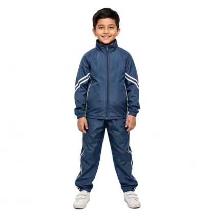 ملابس رياضية للأولاد