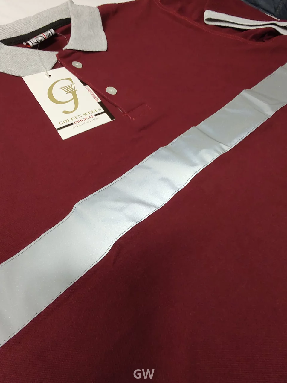 Half-sleeve cotton polo shirt with phosphoric tape