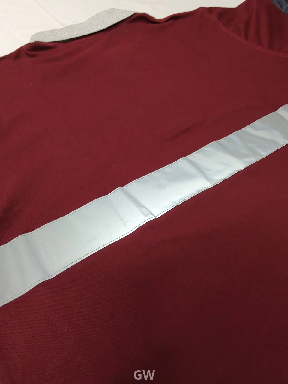 تي شيرت بولو بكم بشريط فسفوري للأمان