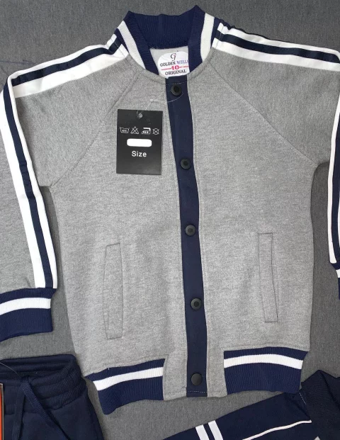 Children's sweatshirts and pants set for the winter season