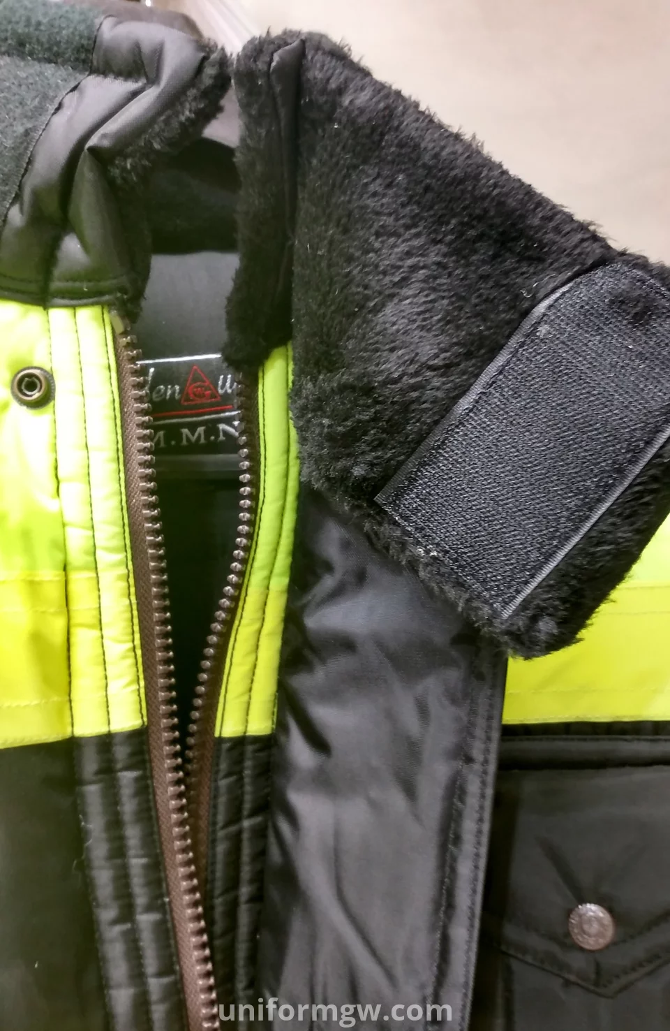 Anti-cooling jacket for cold storage warehouses