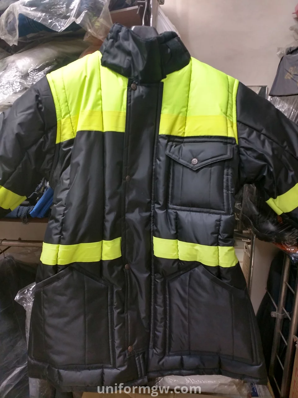 Anti-cooling jacket for cold storage warehouses