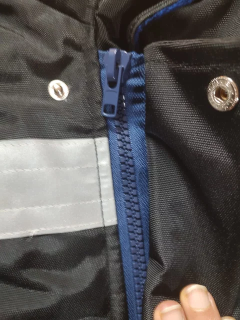 Anti-cooling jacket for cold storage warehouses 7