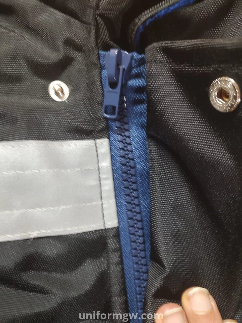 Anti-cooling jacket for cold storage warehouses