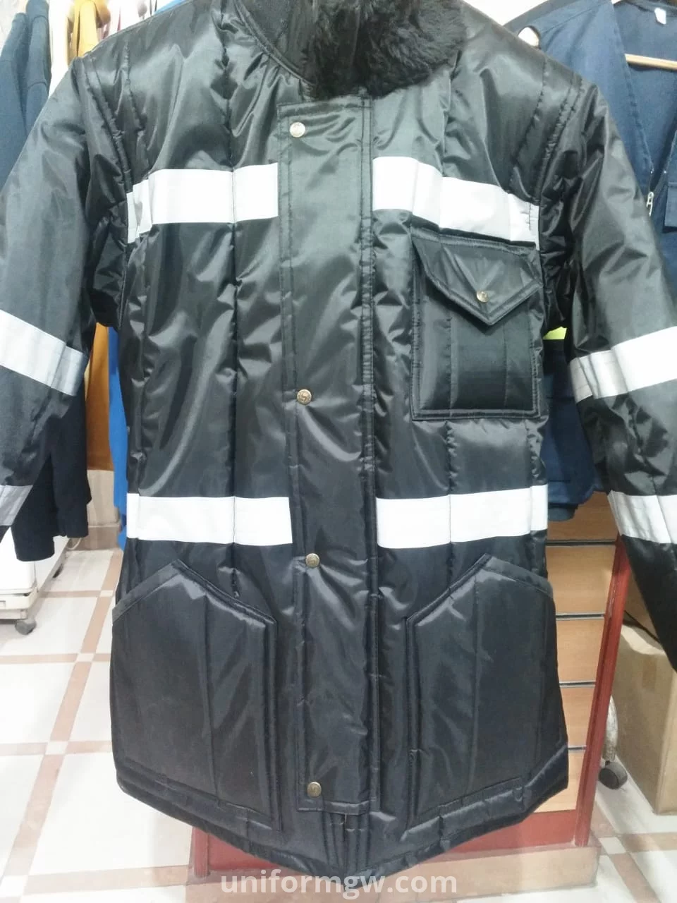 Anti-cooling jacket for cold storage warehouses